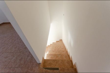 Casa à venda com 118m², 4 quartos e sem vaga Casa à venda com 118m², 4 quartos e sem vagaEscada