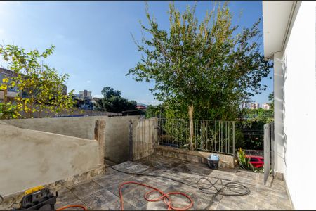 Casa à venda com 118m², 4 quartos e sem vaga Casa à venda com 118m², 4 quartos e sem vagaQuintal