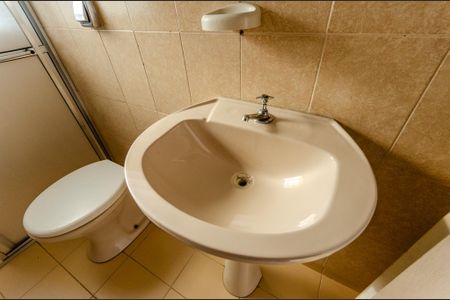 Casa à venda com 118m², 4 quartos e sem vaga Casa à venda com 118m², 4 quartos e sem vagaBanheiro 1