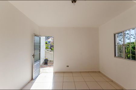 Casa à venda com 118m², 4 quartos e sem vaga Casa à venda com 118m², 4 quartos e sem vagaSala