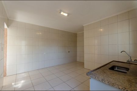 Casa à venda com 118m², 4 quartos e sem vaga Casa à venda com 118m², 4 quartos e sem vagaCozinha