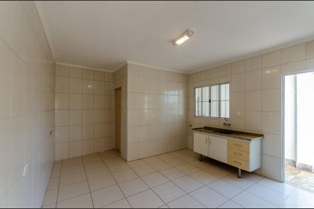 Casa à venda com 118m², 4 quartos e sem vaga Casa à venda com 118m², 4 quartos e sem vagaCozinha