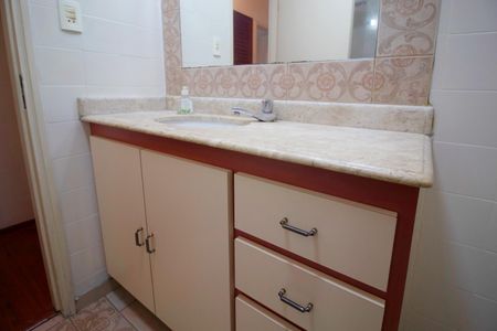 Apartamento para alugar com 60m², 2 quartos e sem vagaBanheiro