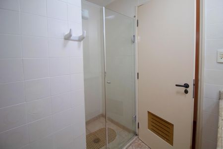 Apartamento para alugar com 60m², 2 quartos e sem vagaBanheiro