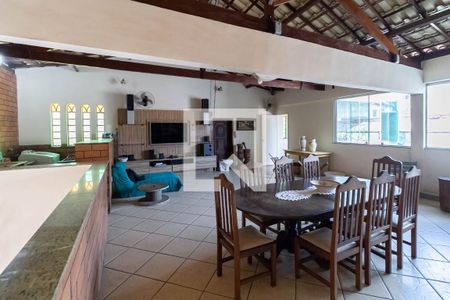 Casa à venda com 300m², 5 quartos e 4 vagas