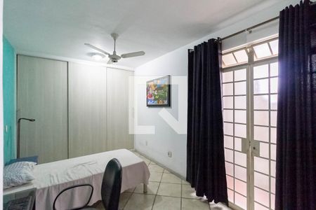 Casa à venda com 300m², 5 quartos e 4 vagas