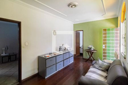 Casa à venda com 300m², 5 quartos e 4 vagas