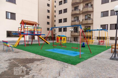 Apartamento à venda com 82m², 3 quartos e 2 vagasÁrea comum - Playground