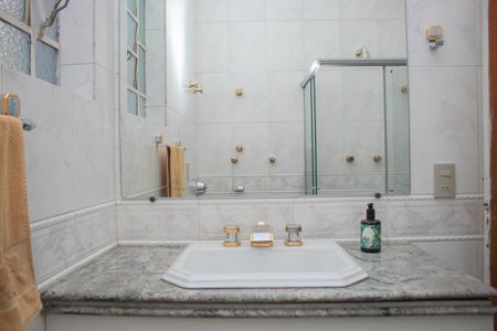 Casa para alugar com 273m², 6 quartos e 2 vagasBanheiro Social 1