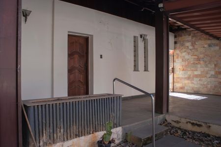 Casa para alugar com 273m², 6 quartos e 2 vagasÁrea Externa