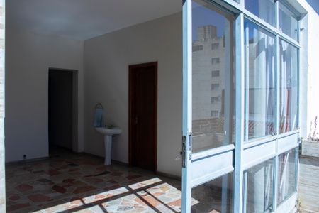 Casa para alugar com 273m², 6 quartos e 2 vagasCopa