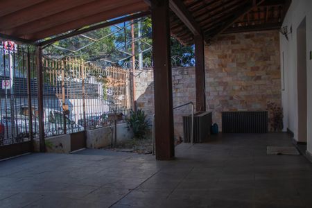 Casa para alugar com 273m², 6 quartos e 2 vagasÁrea Externa