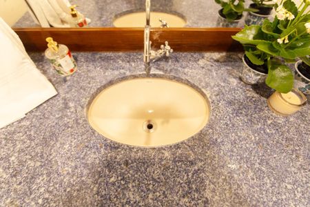 Casa para alugar com 896m², 4 quartos e 6 vagasLavabo