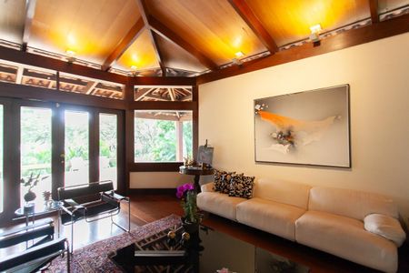 Casa para alugar com 896m², 4 quartos e 6 vagasSala 2