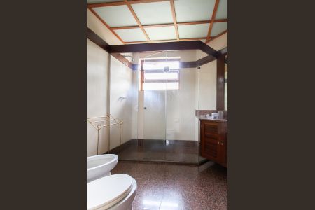 Casa para alugar com 896m², 4 quartos e 6 vagasBanheiro da Suíte 2