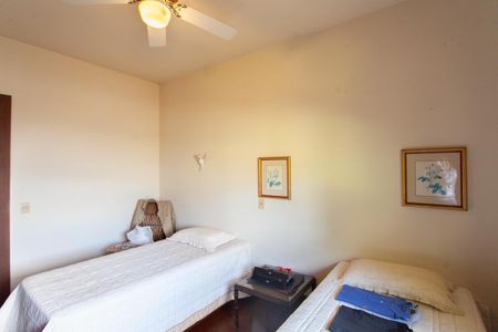 Casa para alugar com 896m², 4 quartos e 6 vagasQuarto 2