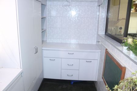 Apartamento à venda com 145m², 3 quartos e 1 vagaÁrea de Serviço