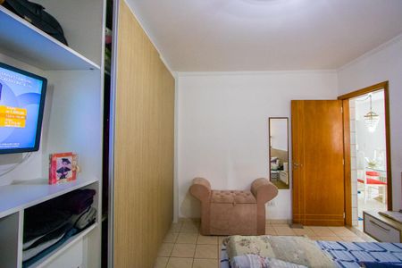 Casa à venda com 245m², 3 quartos e 2 vagasSuíte