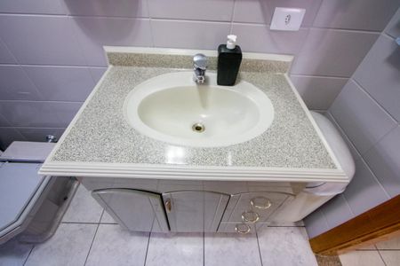 Casa à venda com 245m², 3 quartos e 2 vagasBanheiro social