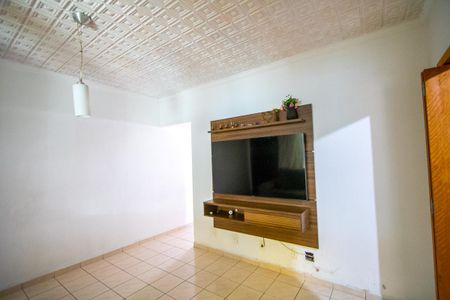 Casa à venda com 245m², 3 quartos e 2 vagasSala