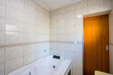 Casa à venda com 245m², 3 quartos e 2 vagasBanheiro da Suíte
