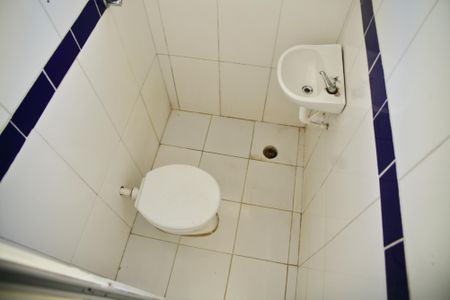 Casa para alugar com 60m², 1 quarto e sem vagaBanheiro da sala