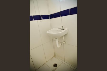 Casa para alugar com 60m², 1 quarto e sem vagaBanheiro da sala