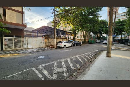 Apartamento para alugar com 112m², 2 quartos e sem vagaVista da Rua