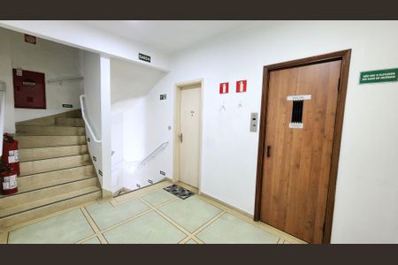 Apartamento para alugar com 112m², 2 quartos e sem vagaEscada
