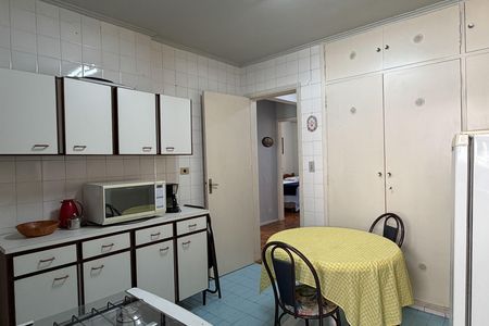 Cozinha de apartamento para alugar com 2 quartos, 112m² em Gonzaga, Santos