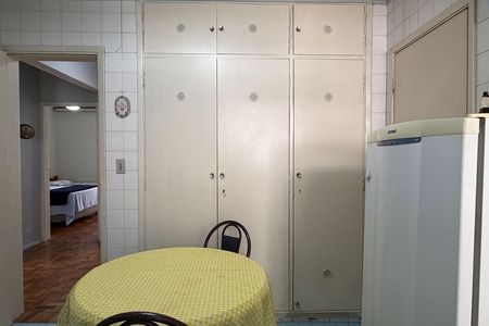 Cozinha de apartamento para alugar com 2 quartos, 112m² em Gonzaga, Santos