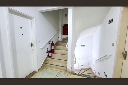 Apartamento para alugar com 112m², 2 quartos e sem vagaEscada