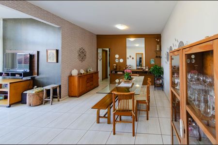 Apartamento à venda com 156m², 3 quartos e 4 vagasSala