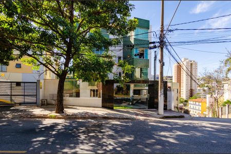 Apartamento à venda com 156m², 3 quartos e 4 vagasFachada