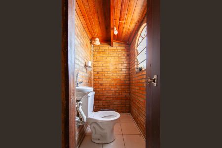 Casa à venda com 280m², 3 quartos e 4 vagasBanheiro Social 2