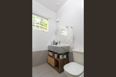 Casa à venda com 280m², 3 quartos e 4 vagasBanheiro da Suíte