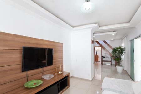 Casa à venda com 280m², 3 quartos e 4 vagasSala