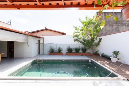 Casa à venda com 280m², 3 quartos e 4 vagasPiscina