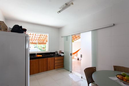 Casa à venda com 280m², 3 quartos e 4 vagasCozinha