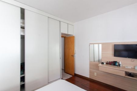 Casa à venda com 280m², 3 quartos e 4 vagasSuíte