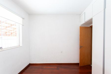 Casa à venda com 280m², 3 quartos e 4 vagasQuarto 2