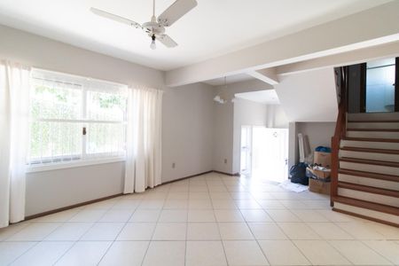 Casa de condomínio à venda com 181m², 3 quartos e 2 vagasSala