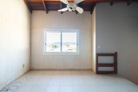 Casa de condomínio à venda com 181m², 3 quartos e 2 vagasSala 2