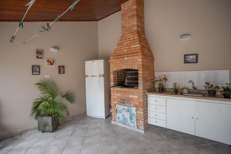 Casa à venda com 184m², 3 quartos e 2 vagas Casa à venda com 184m², 3 quartos e 2 vagasChurrasqueira