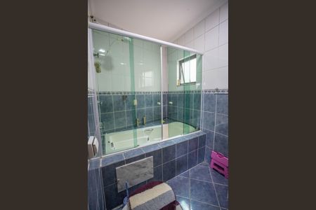 Casa à venda com 184m², 3 quartos e 2 vagas Casa à venda com 184m², 3 quartos e 2 vagasBanheiro da suíte