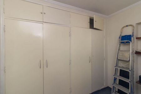 Apartamento à venda com 492m², 4 quartos e 2 vagas Apartamento à venda com 492m², 4 quartos e 2 vagasQuarto de Serviço