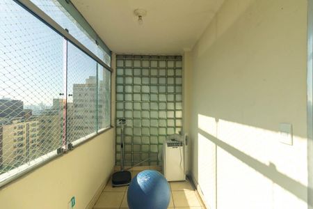 Apartamento à venda com 492m², 4 quartos e 2 vagas Apartamento à venda com 492m², 4 quartos e 2 vagasVaranda do Quarto 1 - Suíte