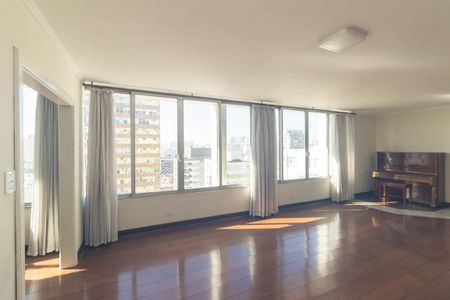 Apartamento à venda com 492m², 4 quartos e 2 vagas Apartamento à venda com 492m², 4 quartos e 2 vagasSala