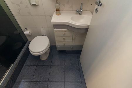 Apartamento à venda com 492m², 4 quartos e 2 vagas Apartamento à venda com 492m², 4 quartos e 2 vagasBanheiro da Suíte 2