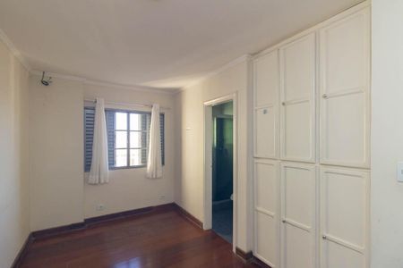 Apartamento à venda com 492m², 4 quartos e 2 vagas Apartamento à venda com 492m², 4 quartos e 2 vagasQuarto 2 - Suíte